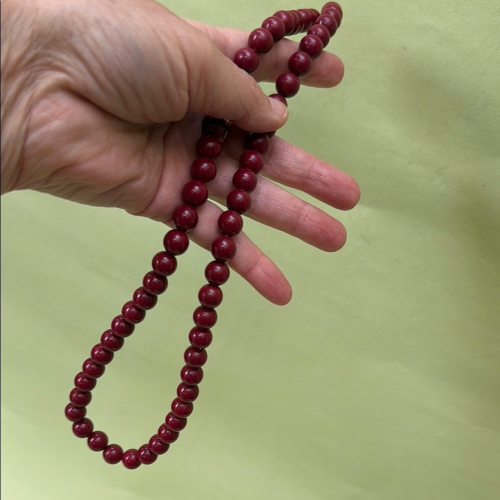 Vintage Burgundy Wooden Handmade Necklace - Picture 4 of 9